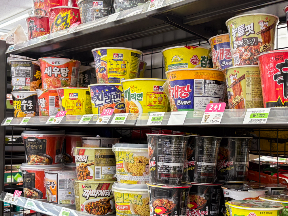 韓国のカップラーメンコーナー