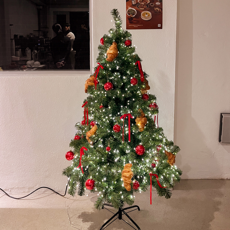 COFFEE NAP ROASTERS 聖水のクリスマスツリー